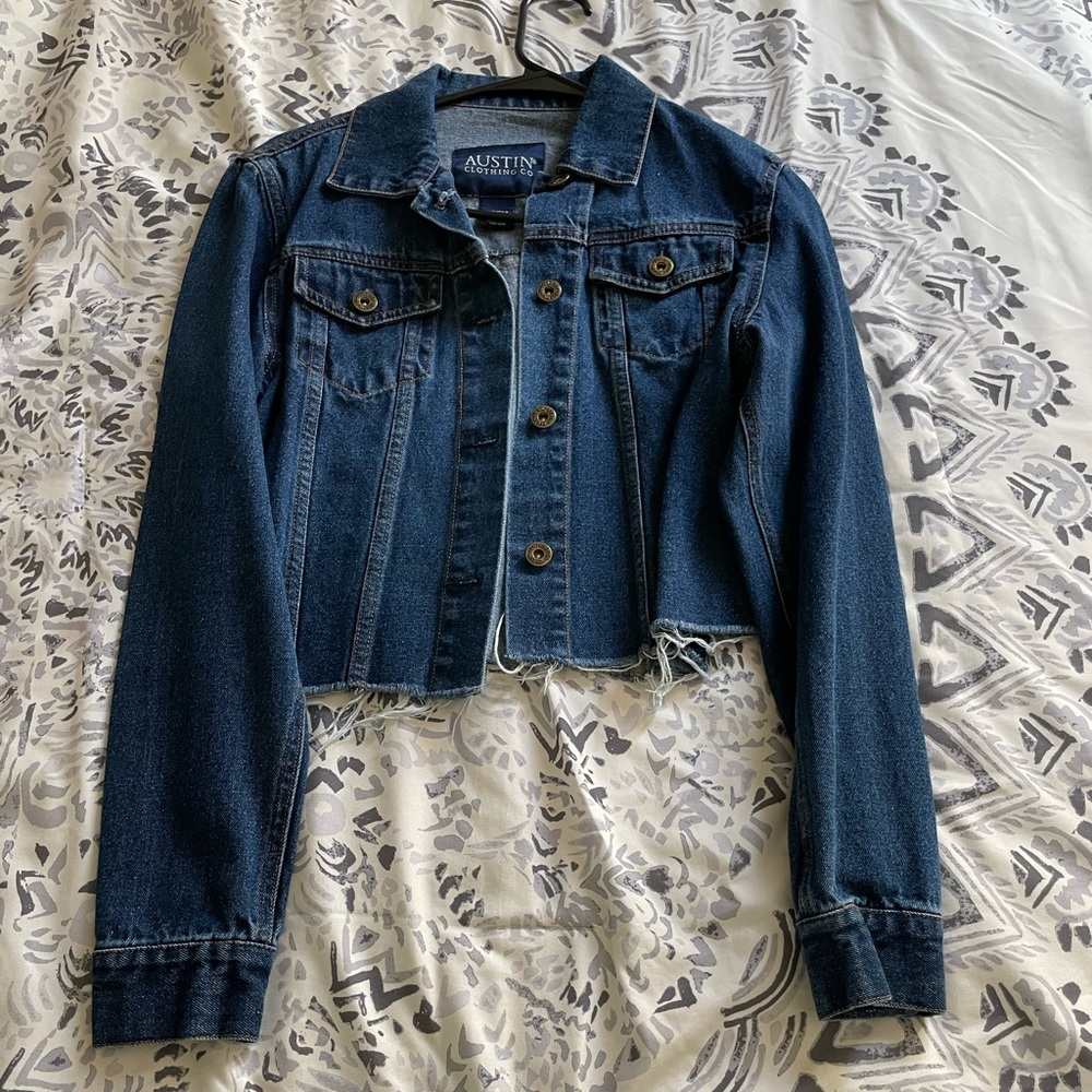 Cropped denim jacket